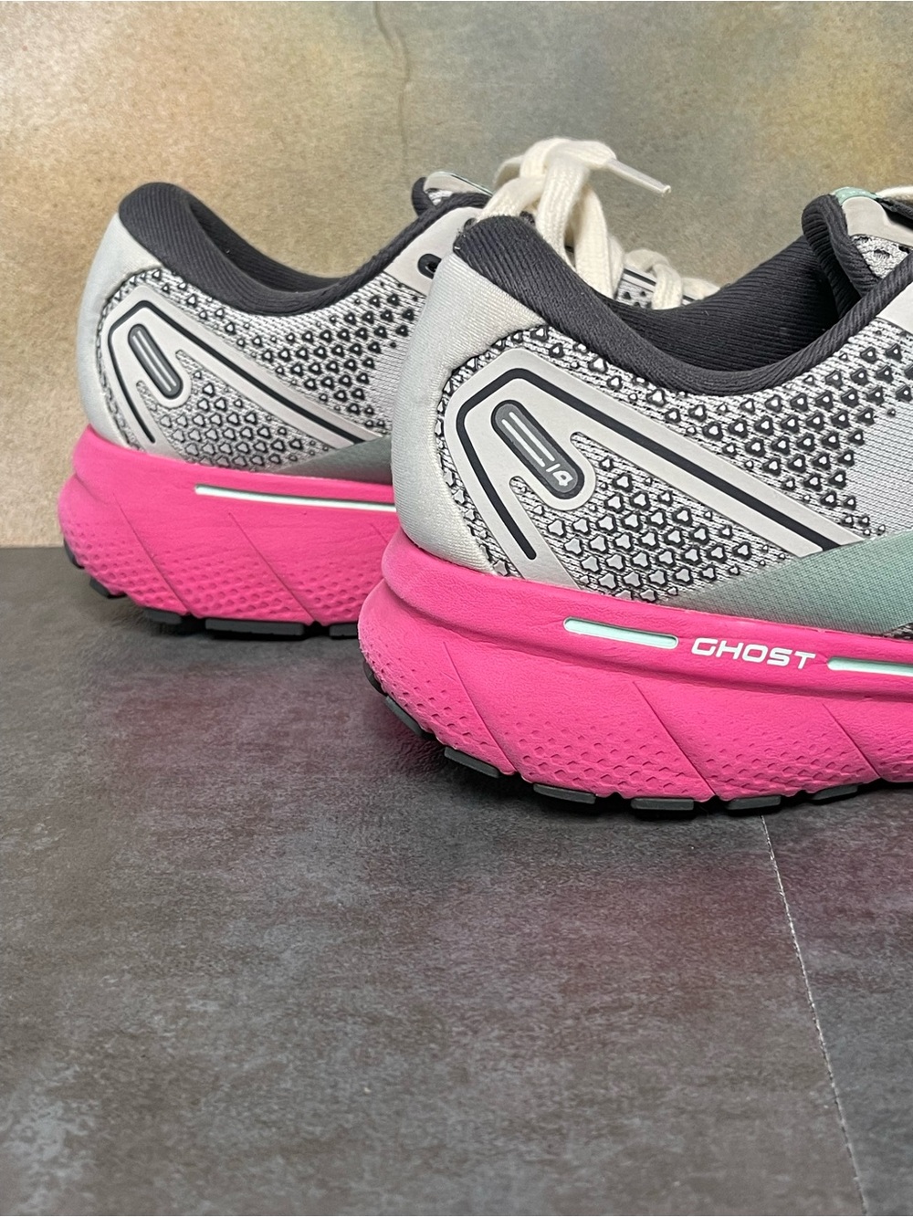 Brooks Ghost 14 Women's Gray/Pink Running Shoes Size 8B - Picture 15 of 16